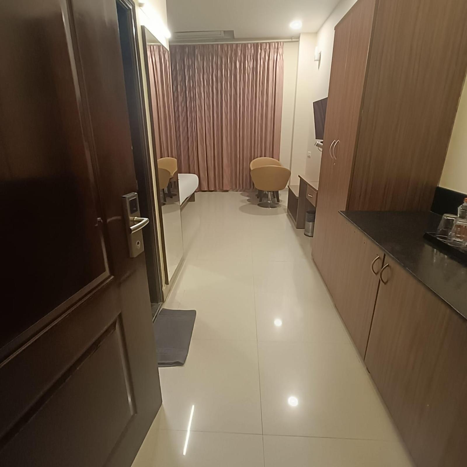Astra Hotels & Suites Whitefield Near To Nallurahalli Metro Station And Ktpo Bangalore Luaran gambar